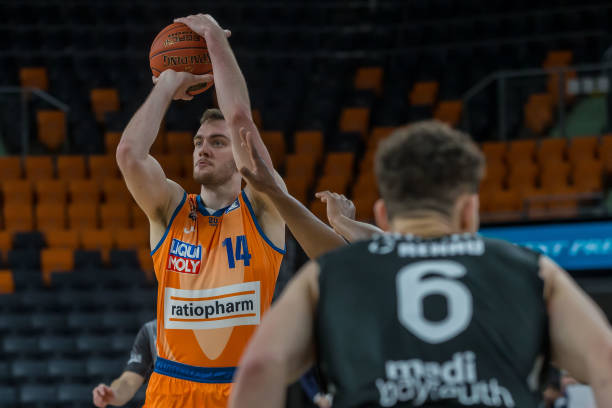 公众人物的 公众人物的